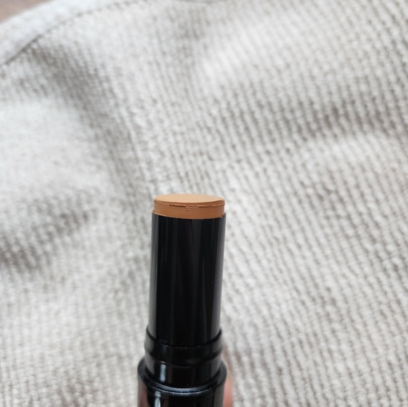 Glo Skin Beauty HD Stick - Picture 3 of 3